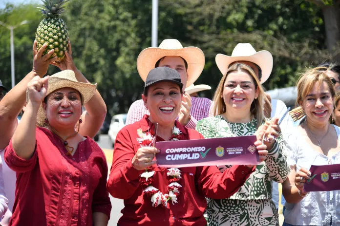 Acuerdo cumplido: Rocío Nahle entrega primer segmento de la isla-Santiago Tuxtla