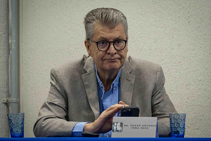 Facultad de Psicología UV analiza ética profesional en jornada académica