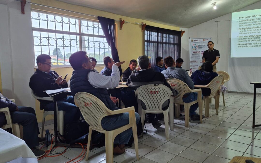 SEV capacita en educación indígena en Huayacocotla e Ixhuatlán
