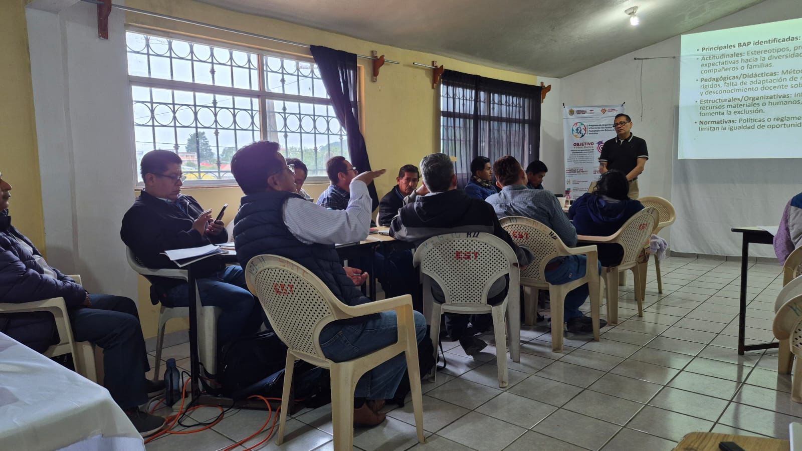 Capacitación de la SEV en educación indígena en Huayacocotla