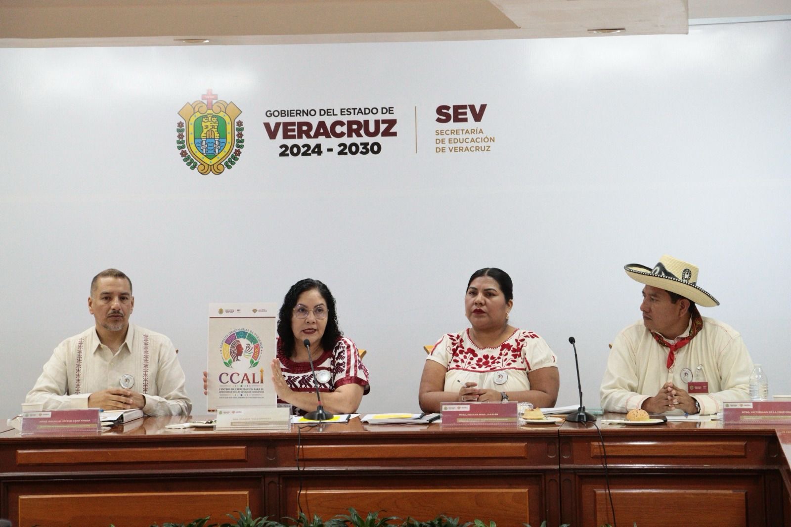Cursos y certificación en lenguas indígenas para docentes en Veracruz