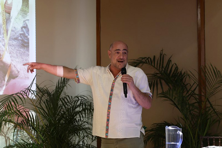 David Morales Gómez durante conferencia sobre La joven de Amajac en el MAX