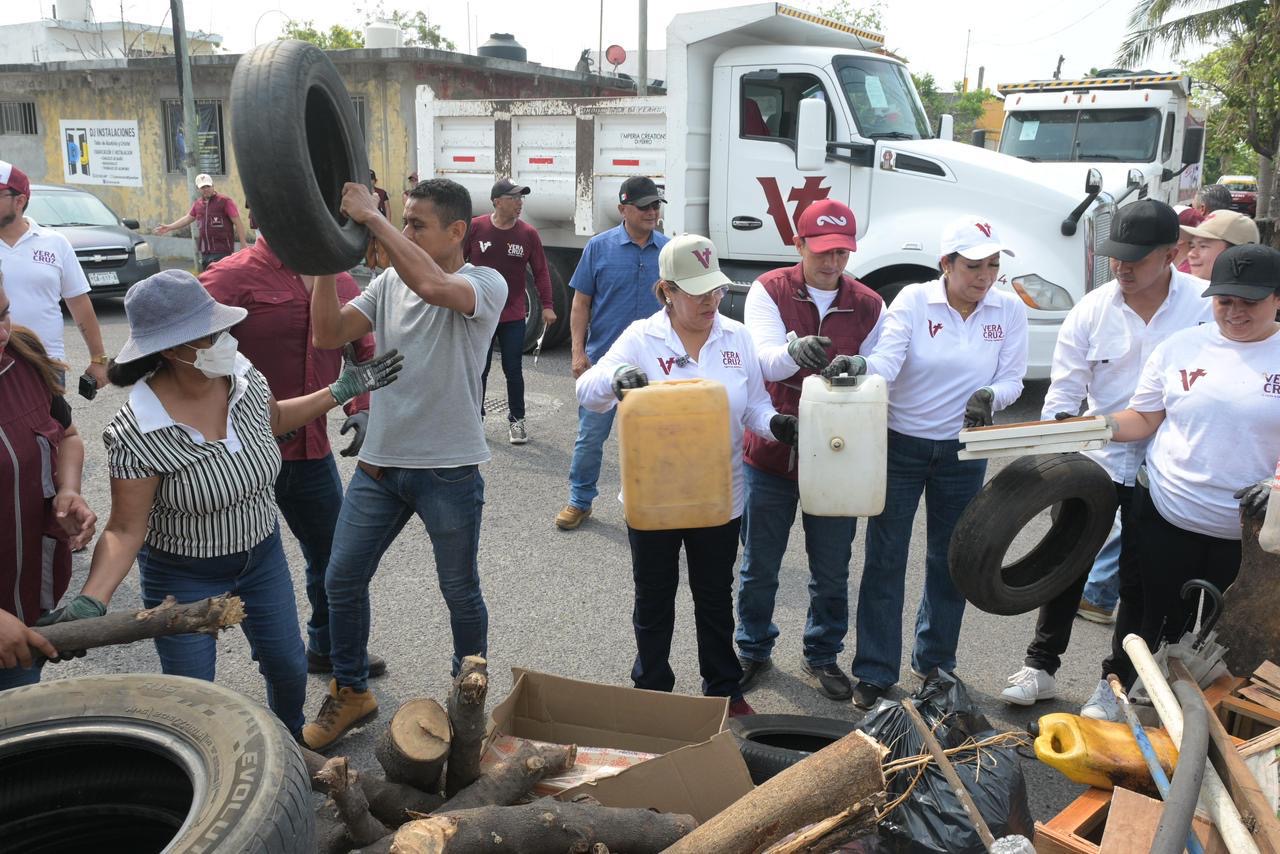 Jornada de descacharrización en la colonia Astilleros encabezada por la alcaldesa Rosa María Hernández Espejo