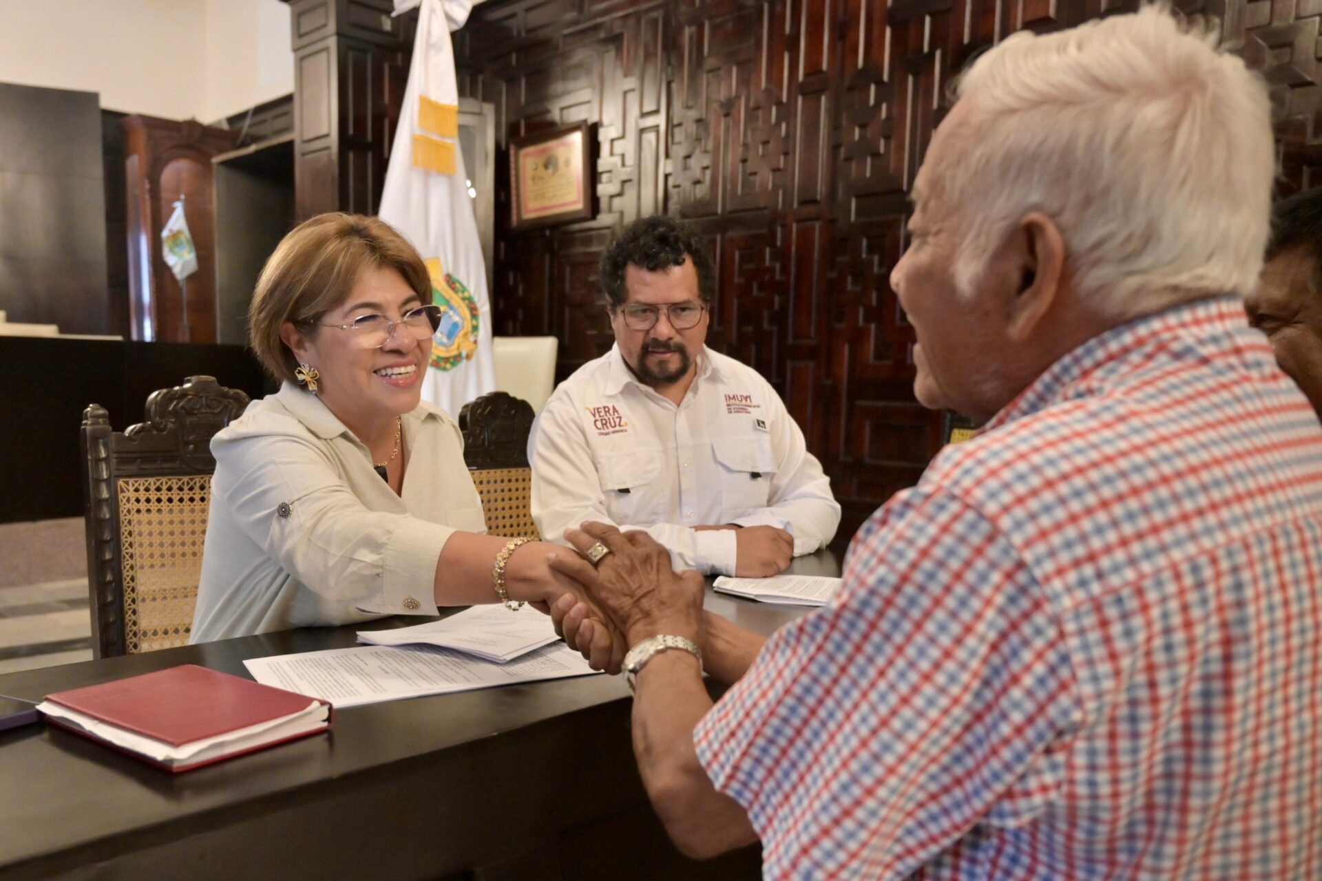 Regularización de predios beneficiará a 400 familias en Veracruz
