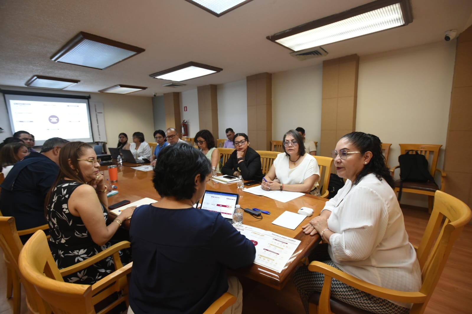 Reunión de la SEV, IVM, CEDH y DIF para el programa Escuela para Padres