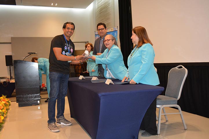 Estudiante de la UV recibe premio nacional por estudio sobre protección renal y hepática