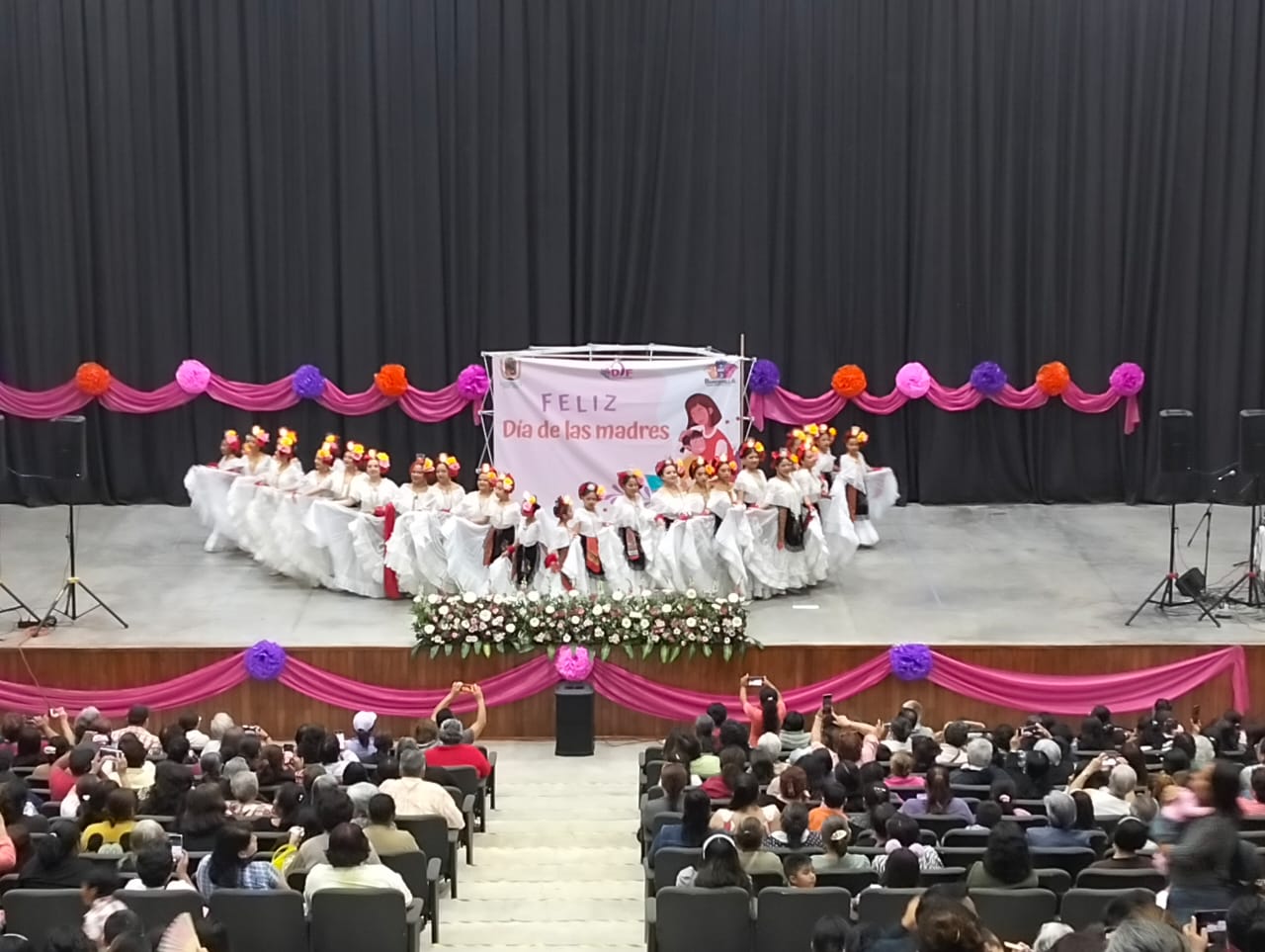 Evento artístico-musical para madres en el Auditorio La Calera de Banderilla