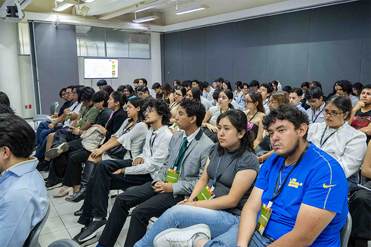 Expertos debaten en la UV sobre comunicación y agenda pública