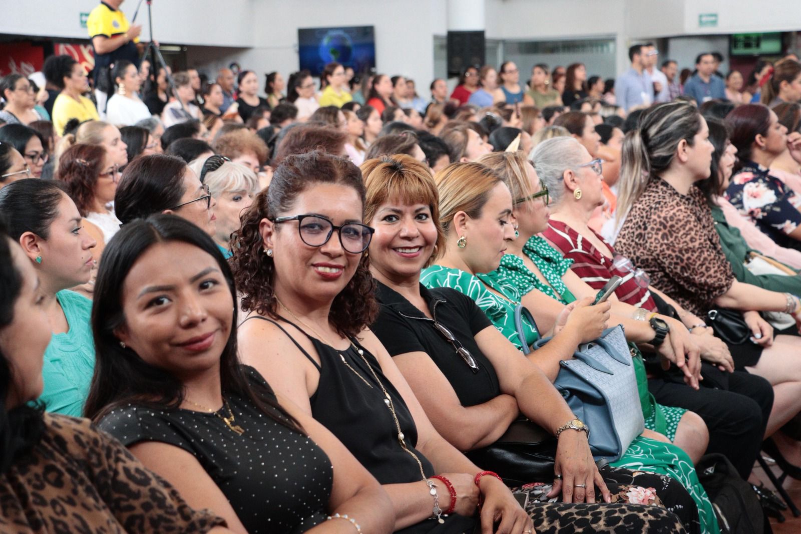SEV reconoce labor de madres trabajadoras en la educación de Veracruz