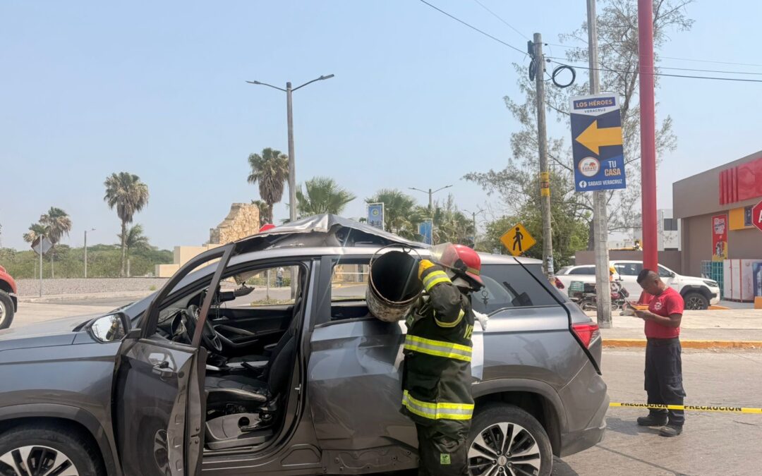 Cilindro de gas explota en camioneta en Veracruz; no hay heridos
