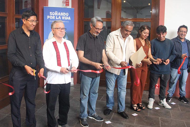 Exposición colectiva Soñando por la vida en el Centro Recreativo Xalapeño