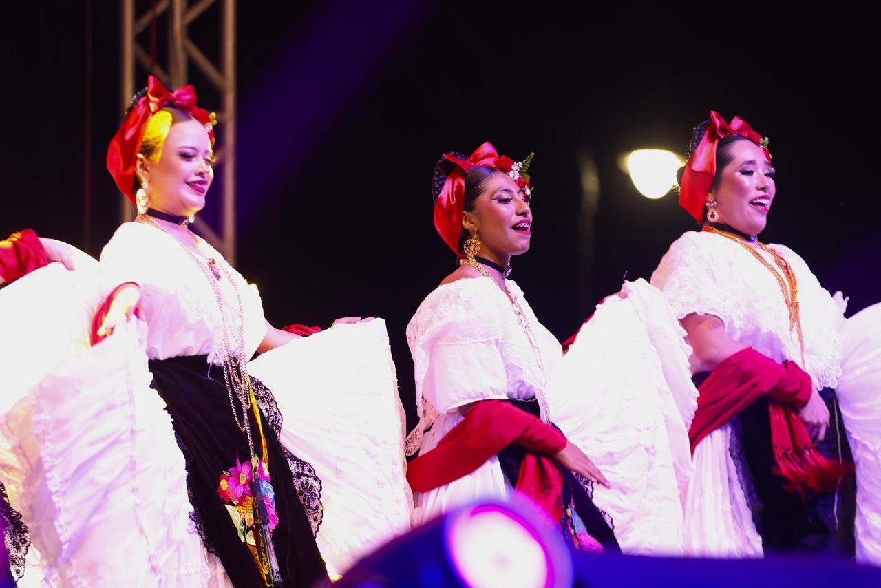 Festival Yolpaki en la Macroplaza del Malecón de Veracruz