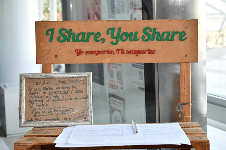 Libros en el programa I share You share de la Universidad Veracruzana