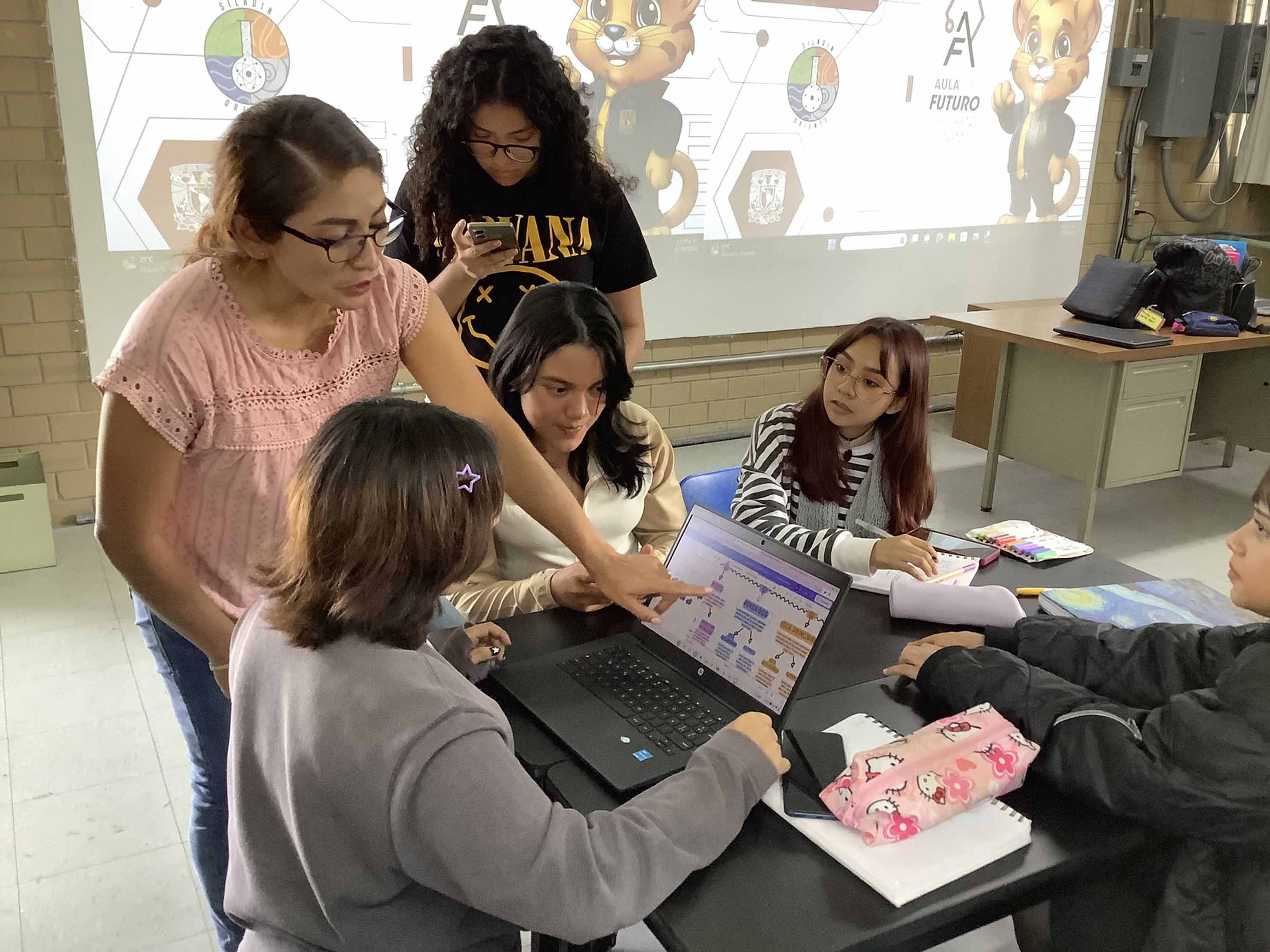 Profesores de la UNAM hablan sobre el uso de inteligencia artificial en la docencia