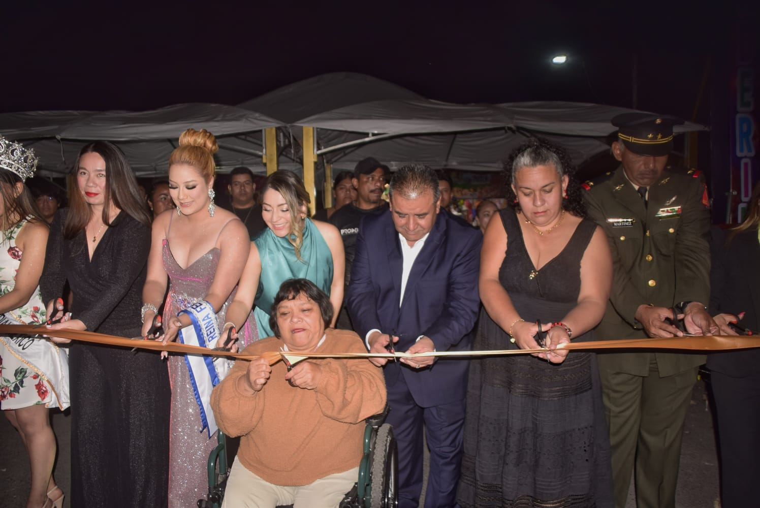 Inauguración de la Expo Feria Banderilla 2026 con corte de listón por el presidente municipal y autoridades