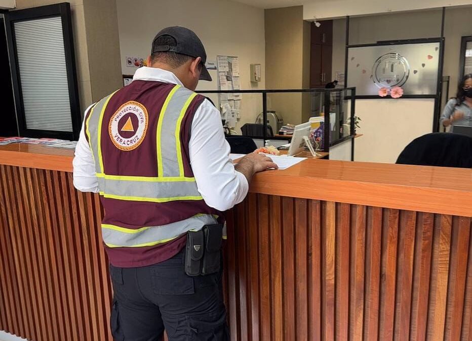 Activan protocolos preventivos tras intoxicación en escuela de Veracruz