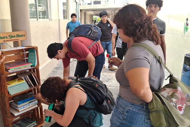 I share You share: 10 años de libros compartidos en la UV