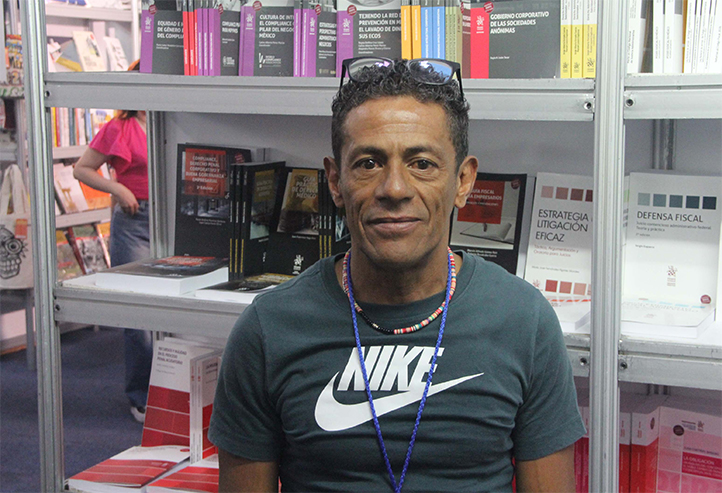 Visitantes y libreros destacan diversidad literaria en la FILU 2026