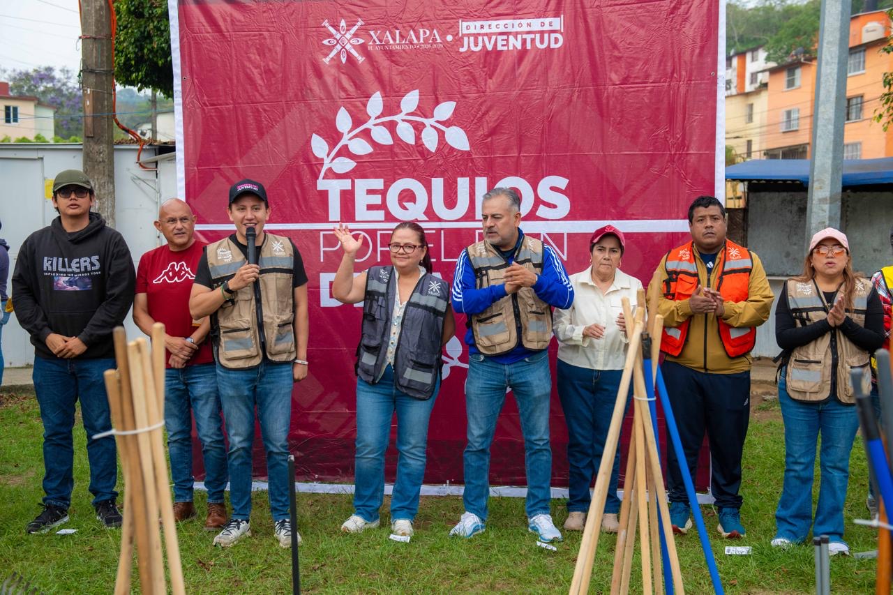 Realizan décimo primer Tequio en Xalapa 2000 para recuperar espacios públicos