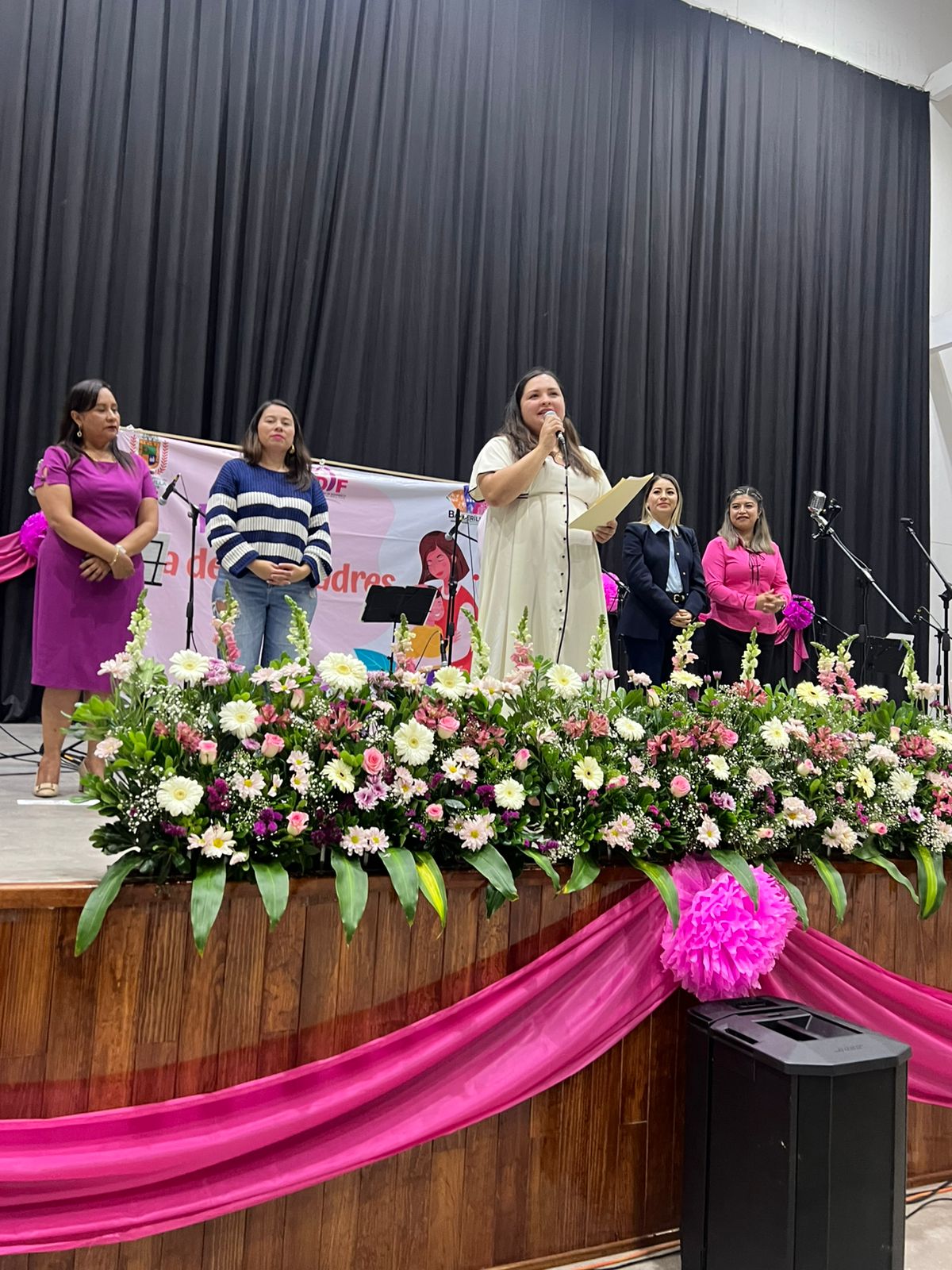 Cientos de madres banderillenses celebran con evento artístico-musical