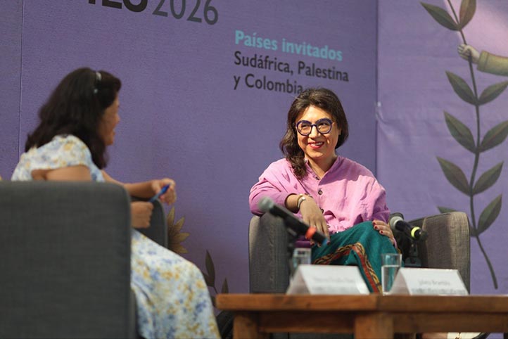 Presentan libro 'El oficio de resistir' sobre violencia contra periodistas en FILU
