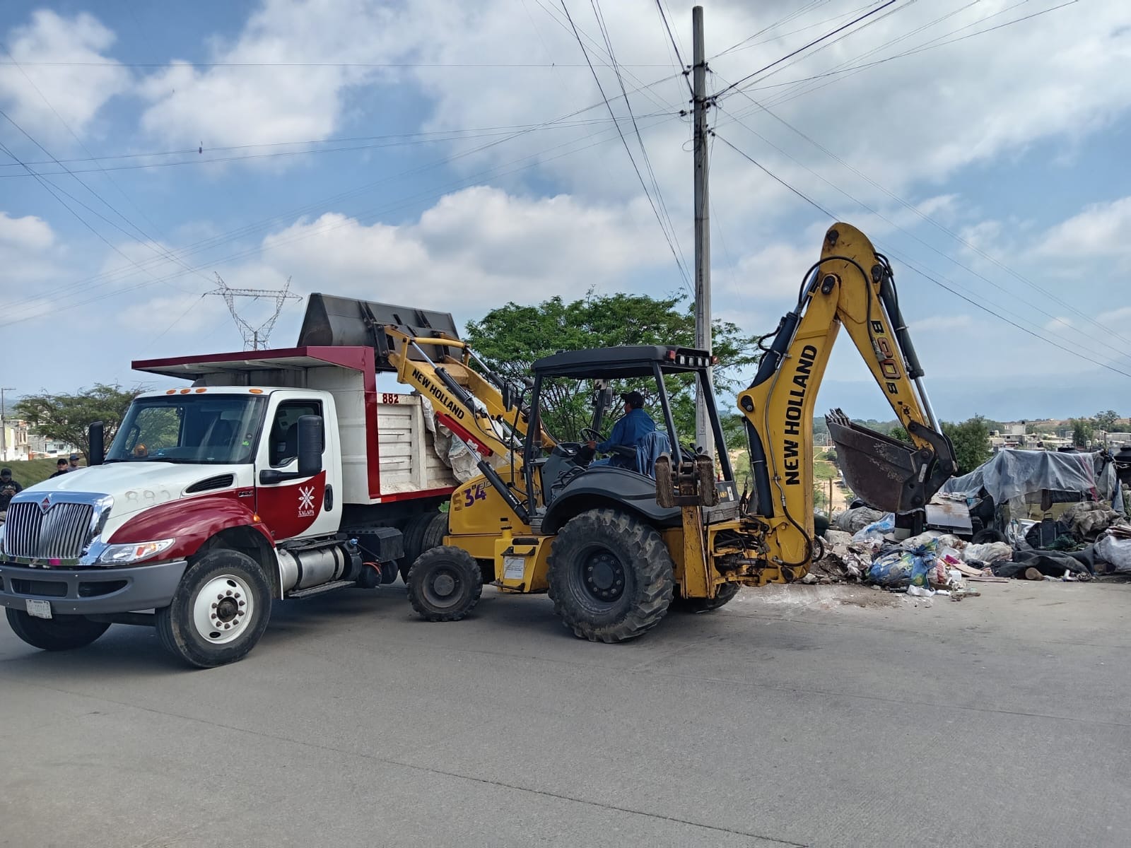 Operativo de limpieza del Ayuntamiento de Xalapa en la colonia Fraternidad Antorchista