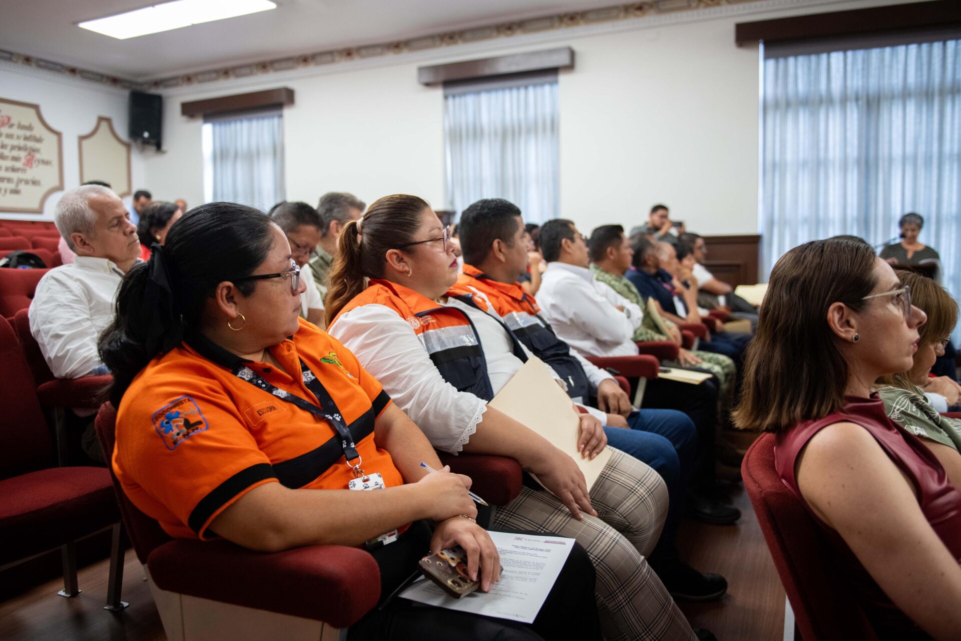 Sesión del Consejo Municipal de Protección Civil en Xalapa para aprobar plan de lluvias