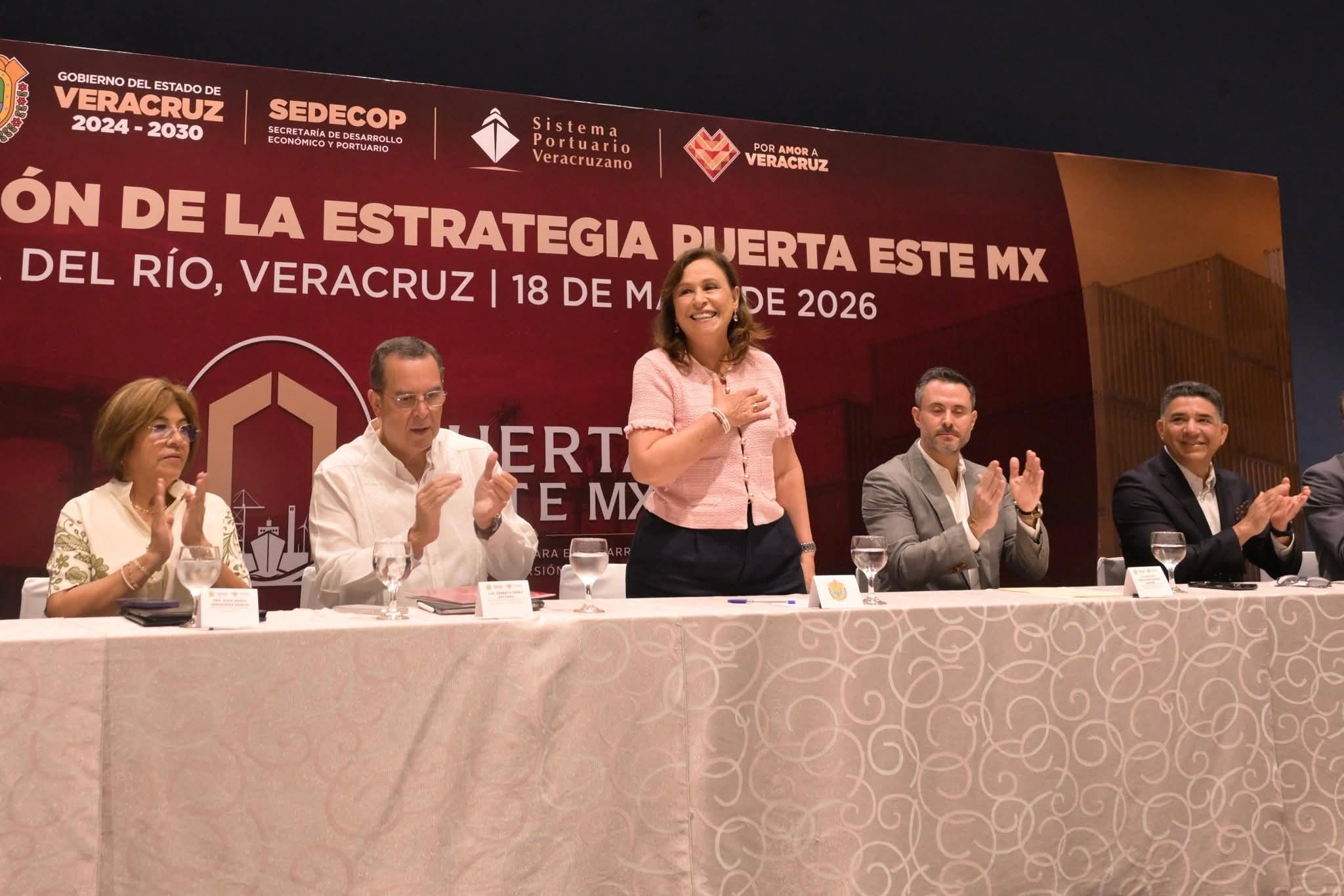 Gobernadora Rocío Nahle durante presentación de estrategia Puerta Este MX en Boca del Río