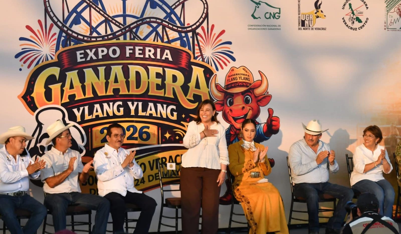 Rocío Nahle anuncia aumento presupuestal y apoyos ganaderos en Expo Ylang Ylang