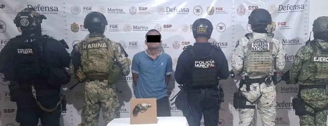 Rescatan a dos individuos y capturan más de 200 dosis de sustancias sospechosas de ser drogas — Hoy Xalapa
