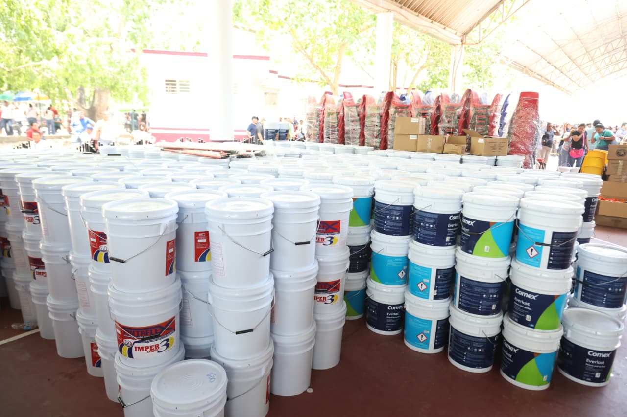 SEV completa equipamiento escolar en 266 planteles de Álamo