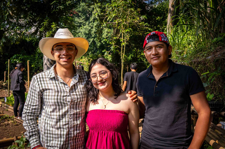 Estudiantes UV imparten taller y recorridos en huerto agroecológico