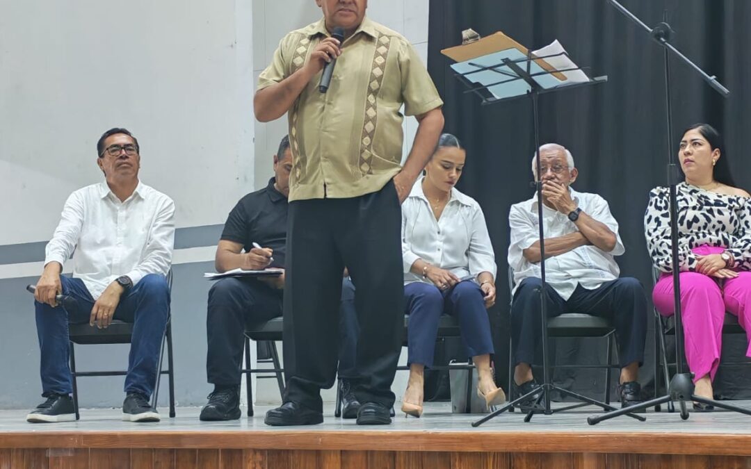 José Antonio Sangabriel toma protesta a 71 jefas y jefes de manzana