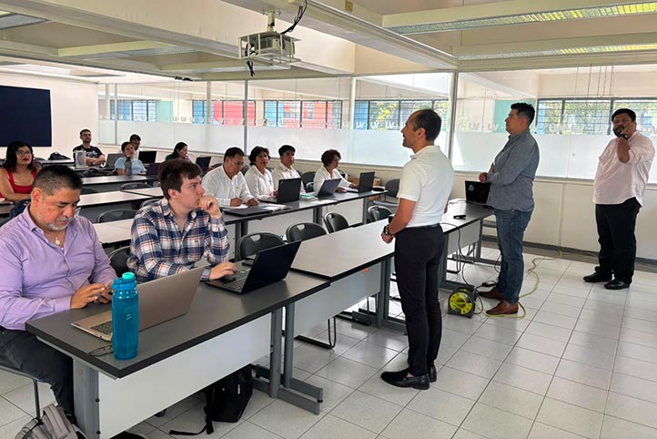 UV capacita en redacción de patentes a académicos y estudiantes