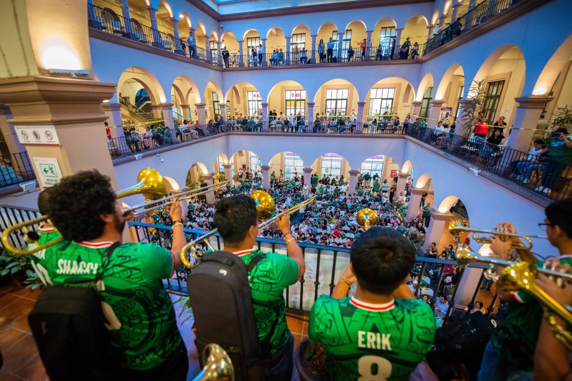 Xalapa celebró triunfo de México sobre Corea en Zona Fan del Palacio