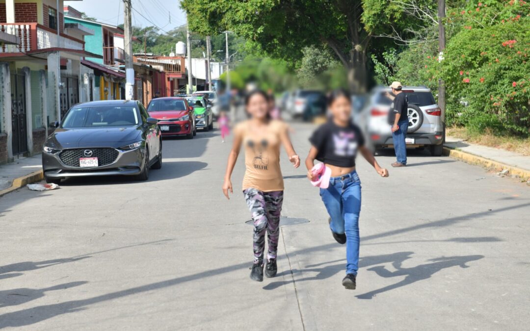 Autoridades municipales participan en carrera comunitaria en El Tronconal