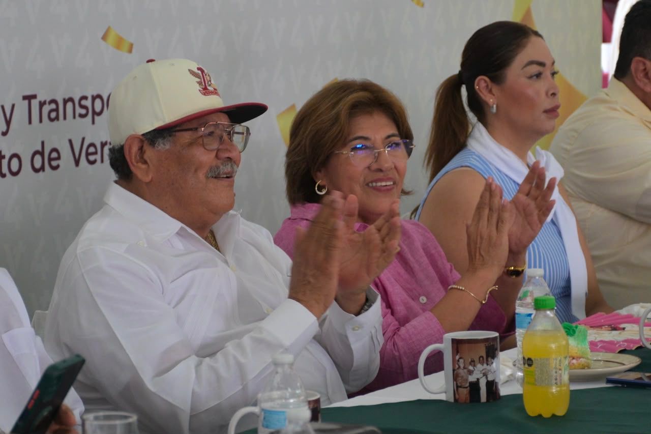 Rosa María Hernández Espejo durante evento del Sindicato de Limpia Pública en Veracruz