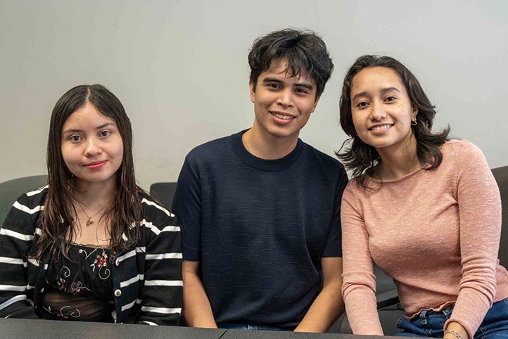 Estudiantes de la UV que participaron en el Cuarto Hackathón de Ciberdemocracia 2026