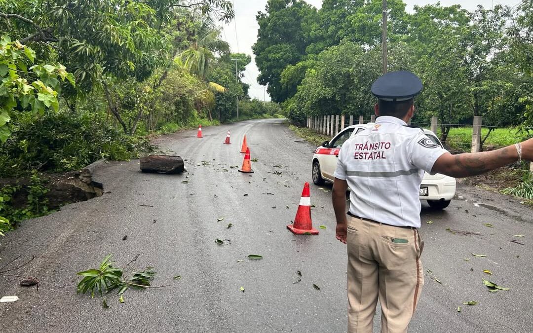 Apoyo vial en carretera La Bocana-Actopan por afectación