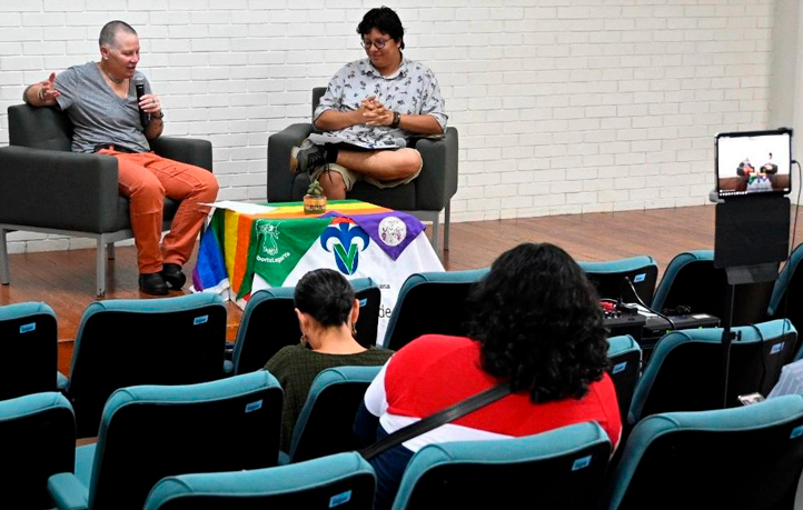 Raíces feministas de la teoría queer, según académica de la UV