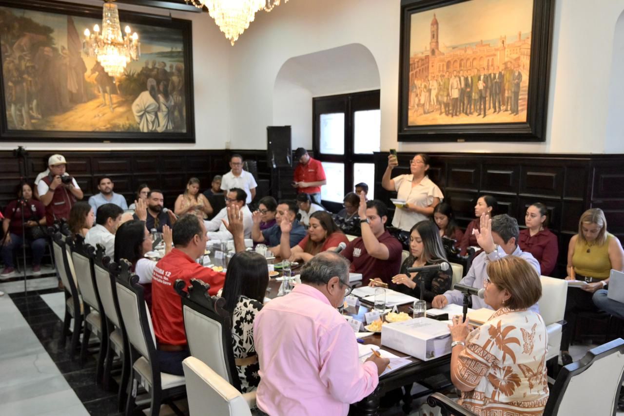Sesión de Cabildo de Veracruz encabezada por la alcaldesa Rosa María Hernández Espejo