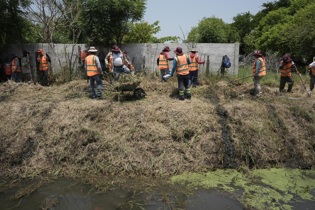 Intensifica Veracruz limpieza de canales ante lluvias