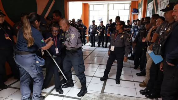 Capacitan a policías de IPAX Xalapa en atención a personas con discapacidad