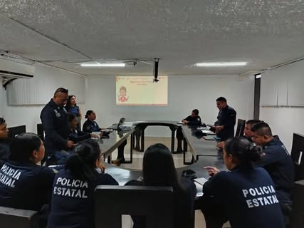Personal operativo de la zona sur de Veracruz durante capacitación en protocolos de atención a violencia de género