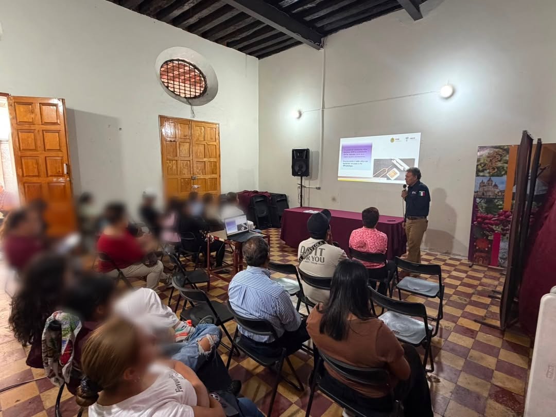 Empresarios y comerciantes de Coatepec en plática preventiva contra extorsión