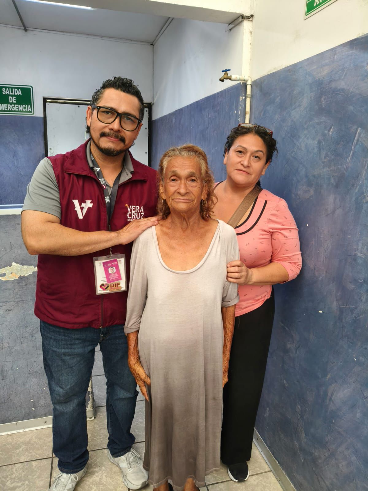 DIF Veracruz reúne a adulta mayor con su familia