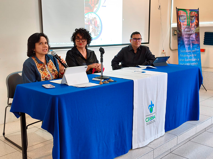 Estudiantes durante el 2º Coloquio de Posgrados del CECDA en Xalapa