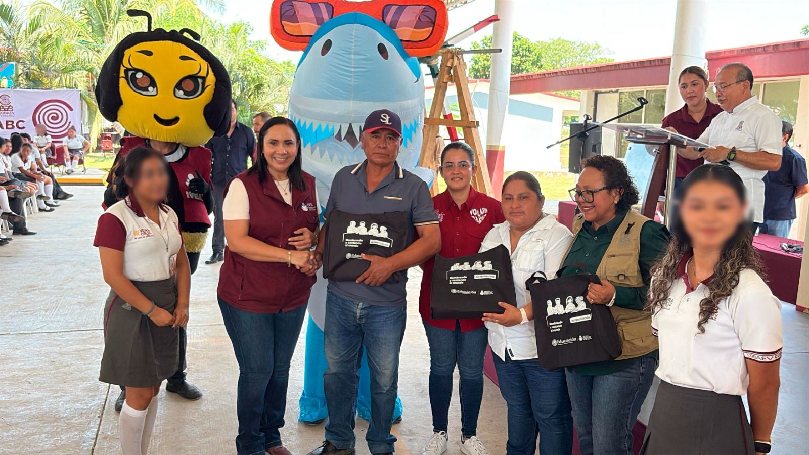 IVEA entrega 100 módulos educativos y certificados en Cazones
