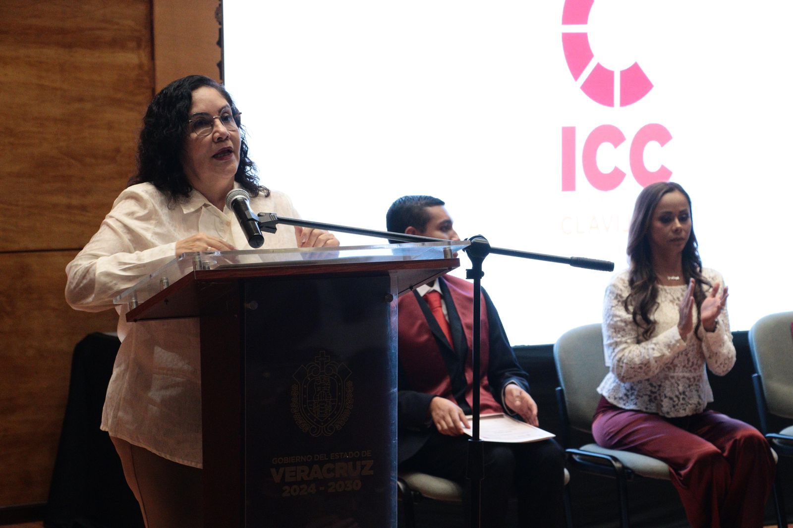 Veracruz: 109 egresados del Consorcio Clavijero reciben constancias de SEV