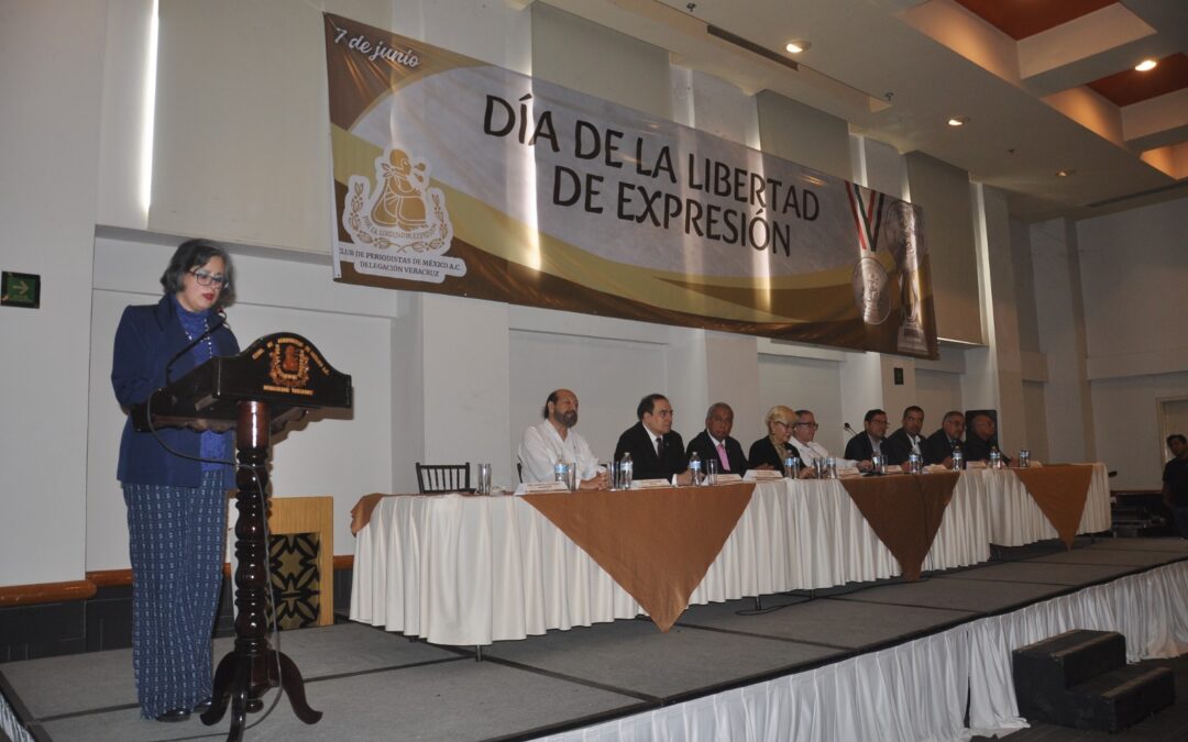 Club de Periodistas reconoce a comunicadores veracruzanos en Día de la Libertad